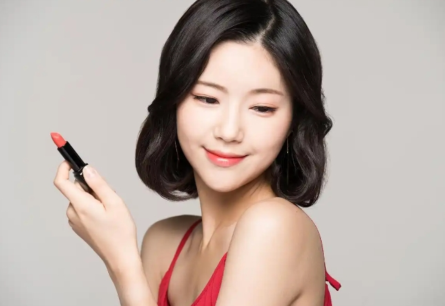新手美妝疑惑，為何粉底刷不是*佳選擇？
